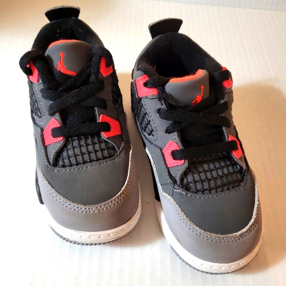Nike Air Jordan 4 Retro Kids Black,Gray& Red Sneakers Size 7c